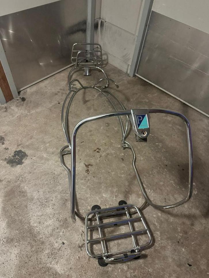 Vespa Sprint / Primavera beugelset chrome, Motoren, Tuning en Styling, Ophalen