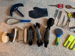Paardenverzorgingsspullen in opbergdoos incl. 2 tassen, Ophalen of Verzenden, Gebruikt