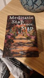 Meditatie, Stap voor Stap - C. Alexander Simpkins, Meditatie of Yoga, Ophalen of Verzenden, Zo goed als nieuw, Instructieboek