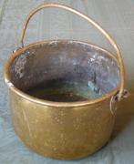Nr J309: Geelkoperen houtblokkenbak met hengsel., Antiek en Kunst, Curiosa en Brocante, Ophalen of Verzenden