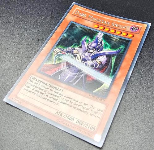Yu-Gi-Oh! Kaart Dark Magician Knight ROD-EN001 Holo, Hobby en Vrije tijd, Verzamelkaartspellen | Yu-gi-Oh!, Zo goed als nieuw
