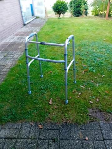 Looprek voor revalidatie beschikbaar voor biedingen