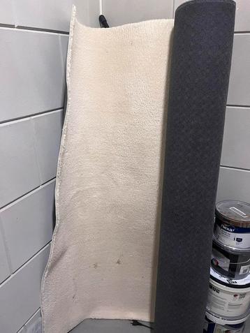 Vloerkleed zacht roomwit beschikbaar voor biedingen