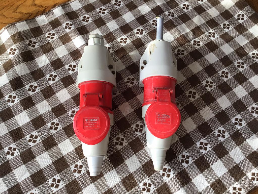 380 volt 32 ampere stekker/ stopcontakt combinaties., Ophalen of Verzenden, Zo goed als nieuw, Apparatuur
