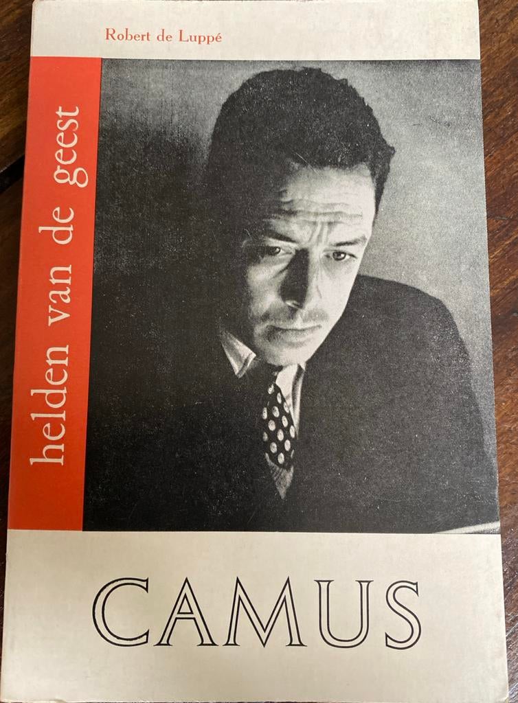 Helden van de geest - Camus door Robert de Luppé, Ophalen of Verzenden, Gelezen, Kunst en Cultuur