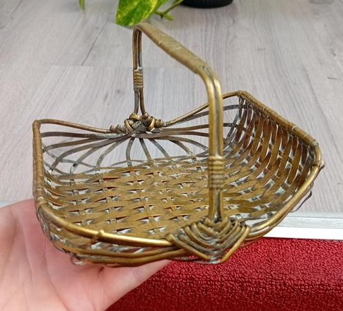 vintage gevlochten metalen mand, Huis en Inrichting, Woonaccessoires | Schalen en Manden, Rechthoekig, Overige materialen, Ophalen of Verzenden