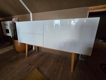 Zuiver dressoir High on wood, klein bedrag weg 