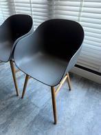2 Grijze Kuipstoelen, Huis en Inrichting, Ophalen, Kunststof, Twee, Zo goed als nieuw