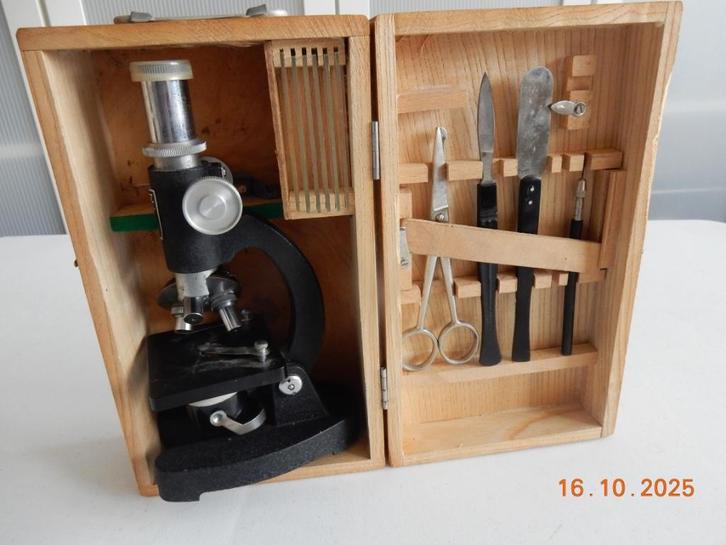 microscoop EMHAVEE uit jaren 50/60 in OVP, Audio, Tv en Foto, Optische apparatuur | Microscopen, Niet werkend, Biologische microscoop