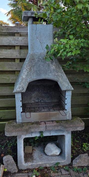Stenen Barbecue GRATIS beschikbaar voor biedingen