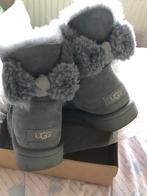 Uggs, Kleding | Dames, Schoenen, UGG, Ophalen of Verzenden, Zo goed als nieuw, Grijs
