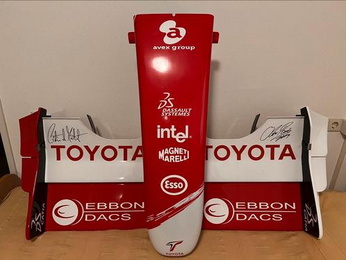 Fomule 1 neus Toyota 2004 origineel gesigneerd, Verzamelen, Automerken, Motoren en Formule 1, Nieuw, Formule 1, Ophalen