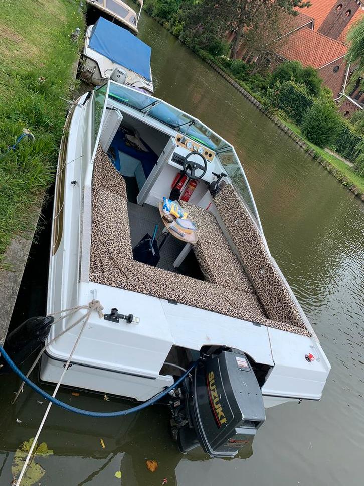 Leuke boot 5.80 metervoor weinig, 2 takt 30pk suzuki, Hobby en Vrije tijd, Overige Hobby en Vrije tijd, Gebruikt, Ophalen