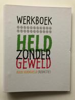 Held zonder geweld - werkboek, Overige vakken, Verzenden, Zo goed als nieuw, R. Hornsveld