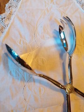 Verzilverde saladetang beschikbaar voor biedingen