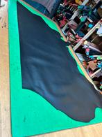 Zwarte kleur kalfs halve huid 1.5 mm dikte iets stug lap A39, Zwart, Leer of Kunstleer, Ophalen of Verzenden, Zo goed als nieuw