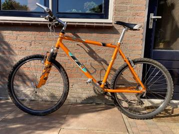 mountainbike beschikbaar voor biedingen