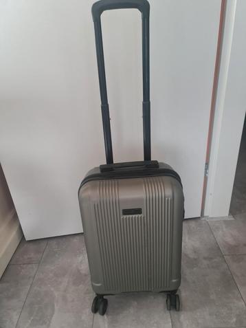 Koffer  beschikbaar voor biedingen