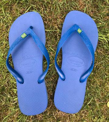 Havaianas blauw beschikbaar voor biedingen