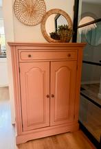 Vernieuwde meidenkast / halkast / kinderkast, Ophalen, Zo goed als nieuw