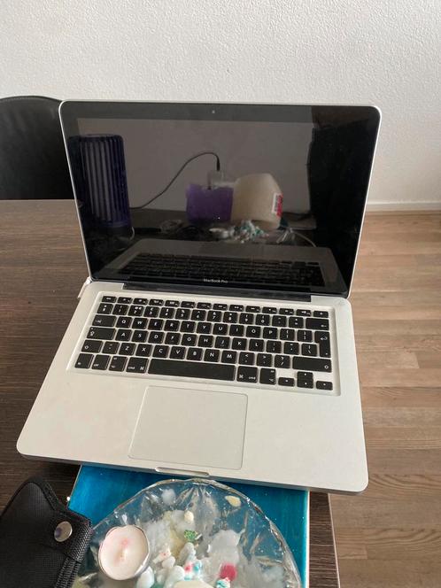 Macbook (functioneert niet) ALLEEN RUILEN, Computers en Software, Apple Macbooks, Zo goed als nieuw, 13 inch, 2 tot 3 Ghz, Ophalen of Verzenden