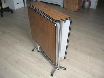 Vintage inklap tafel 70 jaar gaaf €75.- formica bruin chroom beschikbaar voor biedingen