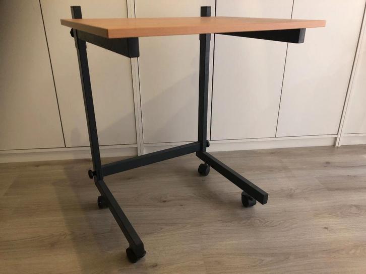 computertafel, Huis en Inrichting, Bureaus, Zo goed als nieuw, Bureau, In hoogte verstelbaar, Ophalen