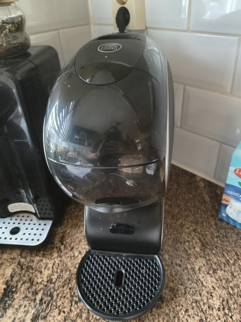 Dolce Gusto Neo - Zo goed als nieuw, incl. cups!, Koffiemachine, Ophalen of Verzenden, Zo goed als nieuw, Koffiepads en cups