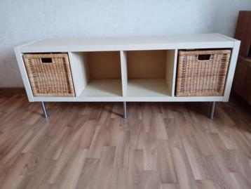 sfeervol tv of stereo meubel  beschikbaar voor biedingen