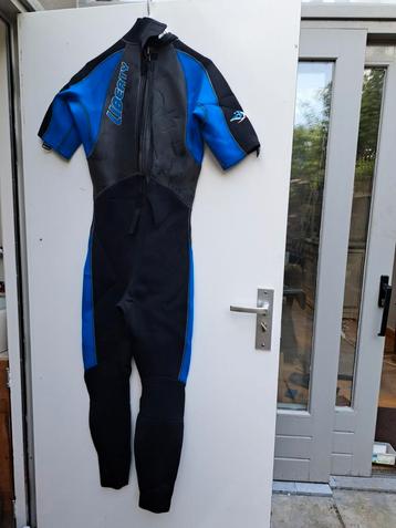 Wetsuit beschikbaar voor biedingen