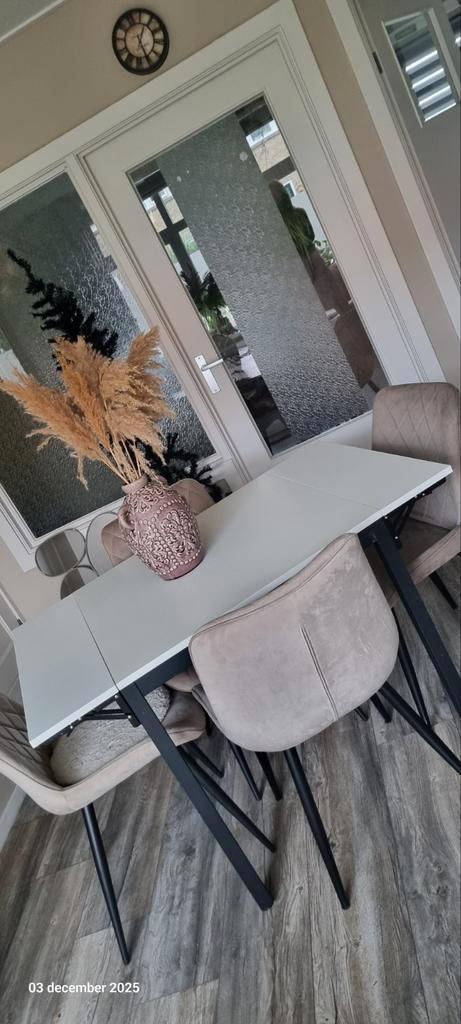 Mooie Eettafel, Huis en Inrichting, Tafels | Eettafels, Zo goed als nieuw, 100 tot 150 cm, 150 tot 200 cm, Vier personen, Rechthoekig