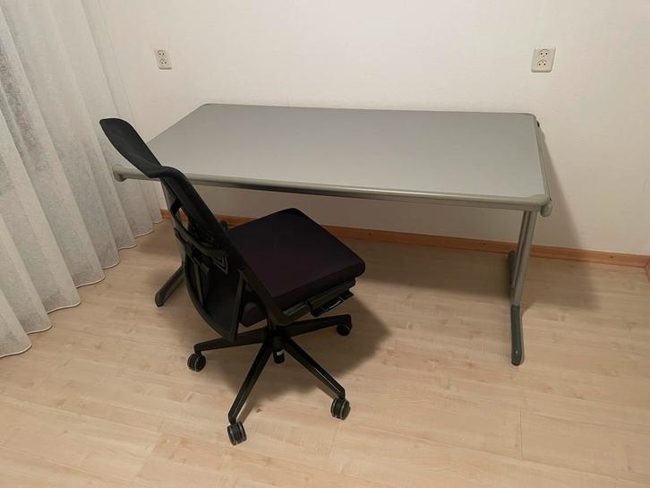 Bureau met bureaustoel, Huis en Inrichting, Bureaus, Gebruikt, Bureau, In hoogte verstelbaar, Ophalen