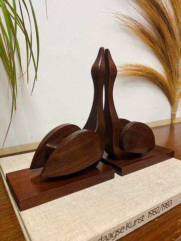 Prachtige set vintage boekensteunen houten zwanen vogels beschikbaar voor biedingen