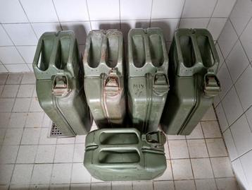 Stalen Jerrycans - 4x 20L, 1x10L beschikbaar voor biedingen