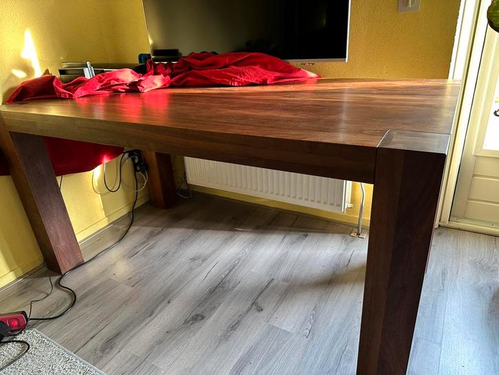 Eettafel massief notenhout 160x85cm, Huis en Inrichting, Tafels | Eettafels, Gebruikt, 50 tot 100 cm, 150 tot 200 cm, Vier personen