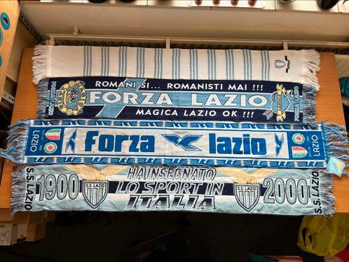 Vier Voetbalsjaals SS LAZIO ROMA Italië Voetbal Sjaal 4x, Verzamelen, Sportartikelen en Voetbal, Zo goed als nieuw, Shirt, Buitenlandse clubs