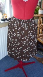 Vintage viscose bruin/wit swingrok, Kleding | Dames, Bruin, Maat 42/44 (L), Ophalen of Verzenden, Knielengte
