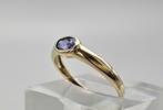 Gouden Vintage ring met edelsteen tanzaniet. 2025/366., Ophalen of Verzenden, Goud, Ring, Met edelsteen