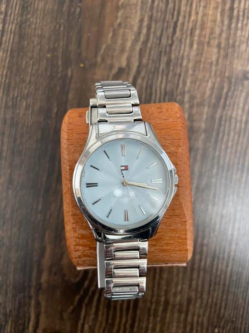 Tommy Hilfinger horloge - dames, Sieraden, Tassen en Uiterlijk, Horloges | Dames, Gebruikt, Polshorloge, Overige merken, Zilver