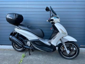 Piaggio beverly 350: 2014, topkoffer, ZGAN, nwe service beschikbaar voor biedingen
