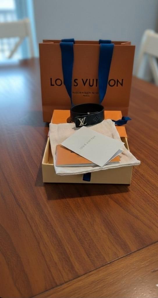 Originele LV Slim Bracelet - Zwart, Sieraden, Tassen en Uiterlijk, Armbanden, Gebruikt, Overige materialen, Zwart, Ophalen of Verzenden