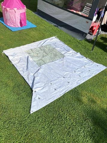 Zijwand luifel met rits en raam Euro Trails. Licht grijs beschikbaar voor biedingen