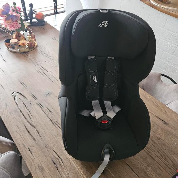 Römer Trifix 2 I-Size Autostoeltje (8-20 kg), Kinderen en Baby's, Autostoeltjes, Ophalen