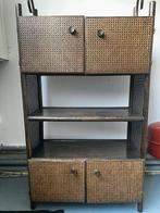 Rotan kast met deurtjes, Ophalen