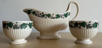 Sauciere / sauskom 2 kommetjes WEDGWOOD STRATFORD England beschikbaar voor biedingen