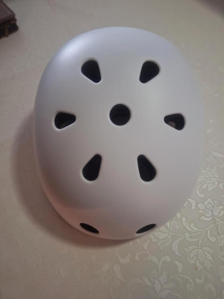 Witte fietshelm - nieuw, Fietsen en Brommers, Fietsaccessoires | Fietshelmen, Zo goed als nieuw, Heer of Dame, M, Ophalen of Verzenden