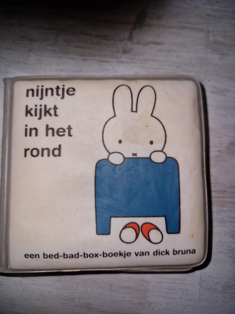 Nijntje kijkt in het rond - Dick Bruna Boekje, Ophalen of Verzenden, Gebruikt, Auto