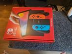 Nintendo switch + pokemon, Spelcomputers en Games, Spelcomputers | Nintendo Switch, Ophalen of Verzenden, Zo goed als nieuw, Met 1 controller