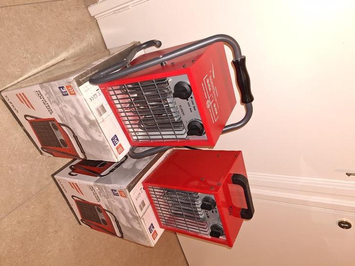 Twee bouwkachels, Doe-het-zelf en Verbouw, Verwarming en Radiatoren, Zo goed als nieuw, Kachel, 800 watt of meer, 30 tot 80 cm