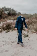 Nieuwstaat 3 delig pak met 2 blouse en mt 42 schoenen  mt S, Ophalen of Verzenden, Zo goed als nieuw, Overige kleuren, Trouwpak